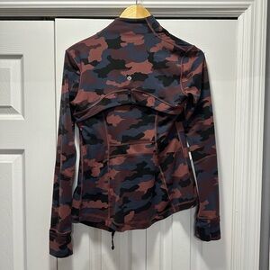 Lululemon Athletica Camo Utility Jacket size 6